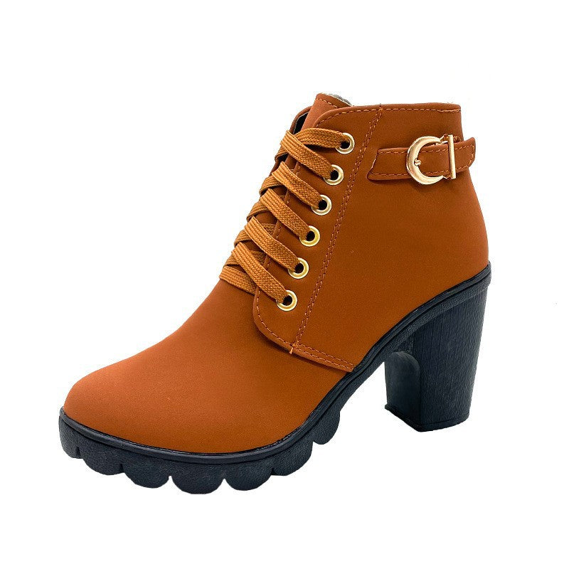 Damen nan elegante Schnür-Stiefelette mit mittlerem Blockabsatz, profilierter Gummilaufsohle und dekorativer Metallschnalle Echo Archiv