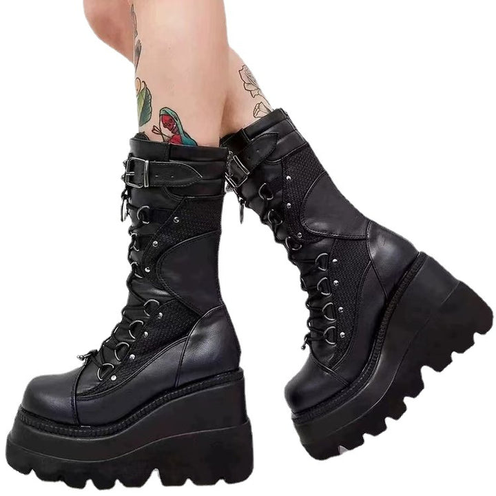 Damen nan knöchelhohe Plateau-Bikerstiefelette mit Schnürung, Zierring und Doppelriemen Echo Archiv