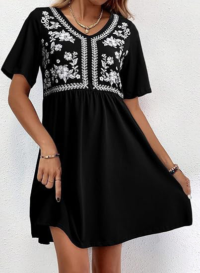 Damen Besticktes Empire-Kleid mit V-Ausschnitt, Kurzärmeln und ausgestelltem Rock Echo Archiv