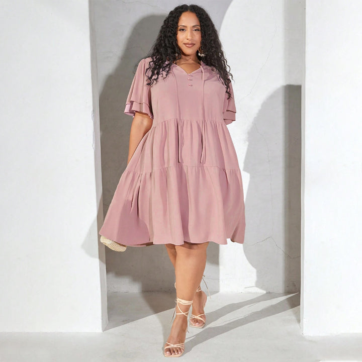 Damen luftiges Freizeitkleid mit verspielten Rüschen und elegantem Bindegürtel Echo Archiv
