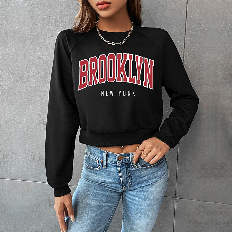Damen Cropped College-Sweatshirt mit Rundhalsausschnitt, Raglanärmeln und Brooklyn-Print Echoarchiv