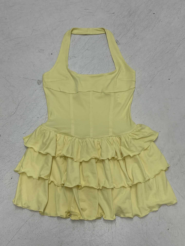 Damen Wickelkleid mit voluminösem Rüschensaum und eleganter Silhouette Echo Archiv