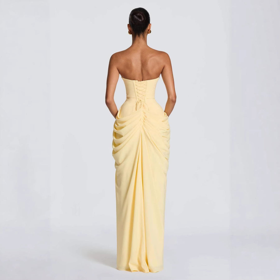 Damen Elegantes Langarm Abendkleid mit asymmetrischer Drapierung und schmalem Schlitz – Élara