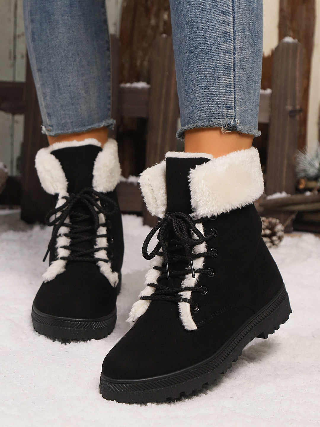 Damen Gefütterte Schnür-Boots mit Kunstfellkragen und robuster Profilsohle Echo Archiv