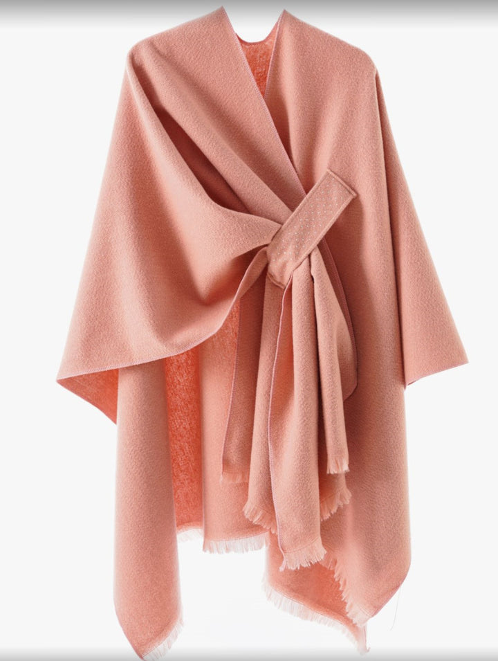 Damen Eleganter Wickel-Umhang aus Wollmischung mit Taillenschärpe und Fransensaum – Avérine