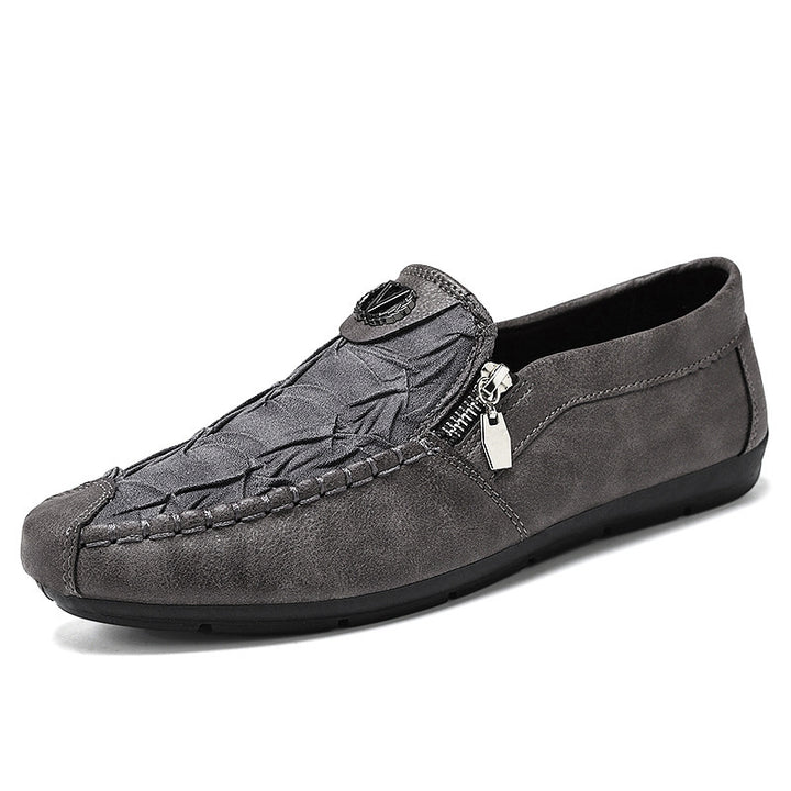 Herren elegante Lederoptik Slipper mit Zierreißverschluss, handgenähter Mokassinnaht und flexibler Komfortsohle Echo Archiv