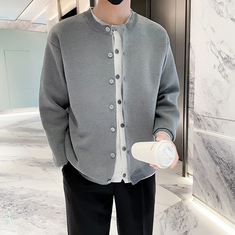 Herren Leichter Feinstrick-Cardigan mit Rundhals, Minimaler Optik und Kontrastknopfleiste Echoarchiv