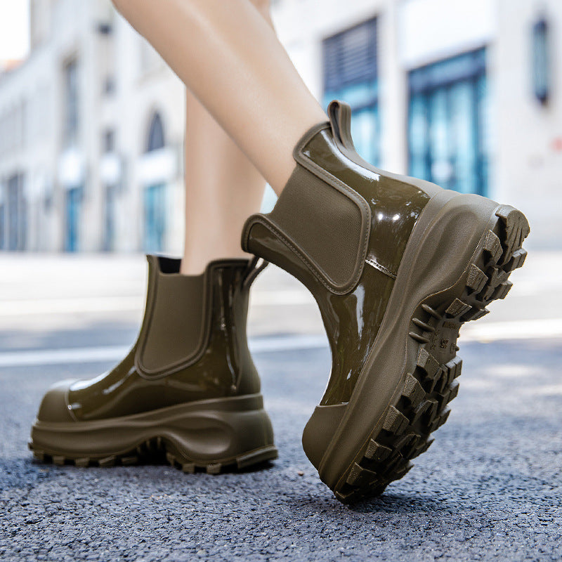 Damen Plateau-Gummistiefelette im Chelsea-Stil mit robuster Lug-Sohle Echoarhiv – Varelle