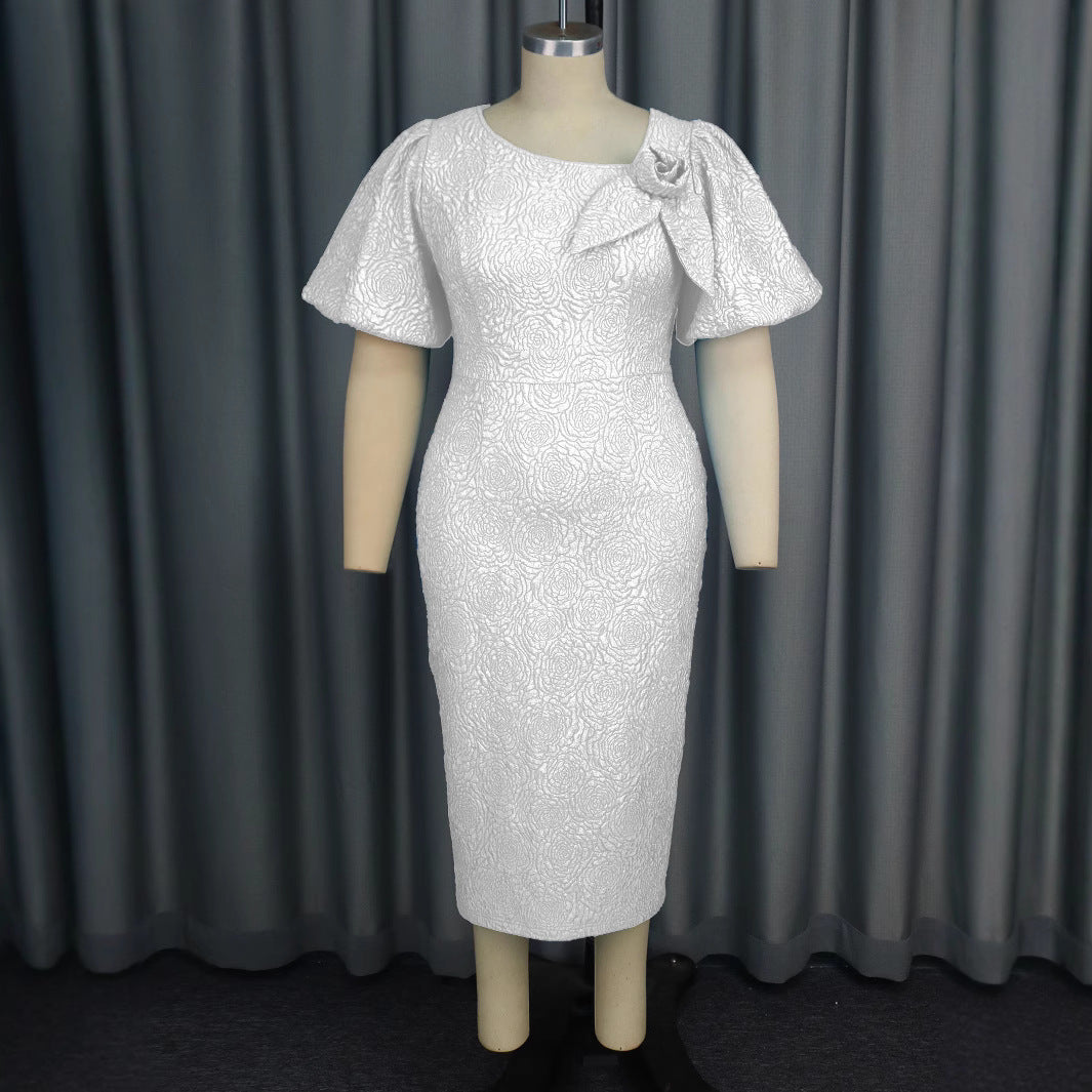 Damen elegantes Etuikleid mit fließenden Puffärmeln und Blumenapplikation Echo Archiv