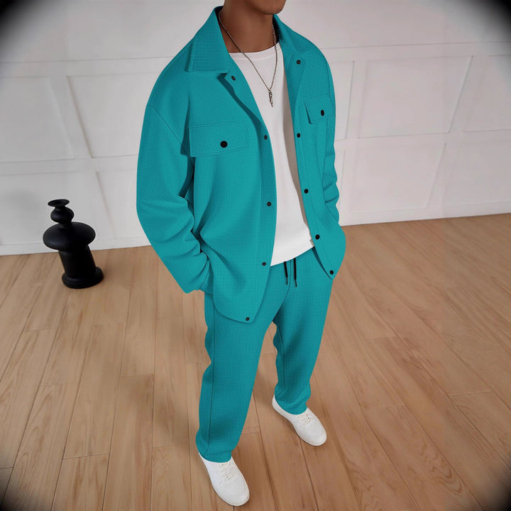 Herren lässiges Kombi-Outfit aus Jacke und Hose Echoarchiv