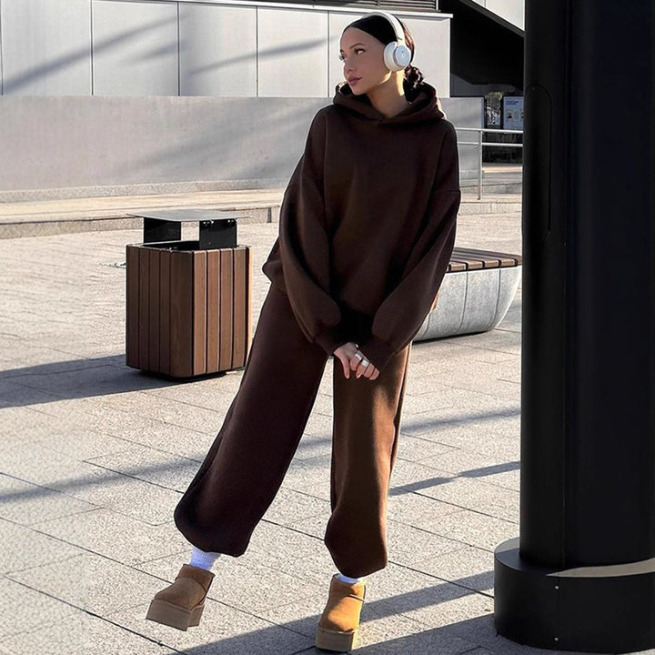 Damen urbanes Oversize-Lounge-Set mit Kapuzenpullover, locker geschnittener High-Waist-Jogginghose und passender Mütze – Auréline