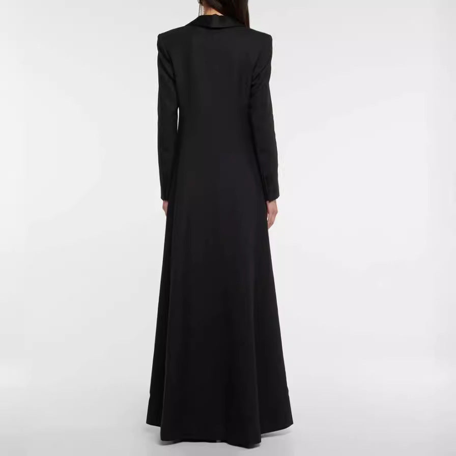 Damen Maxikleid im Smokingsakko‑Stil mit tiefem V‑Ausschnitt und tailliertem Ein‑Knopf‑Verschluss Echoarchiv