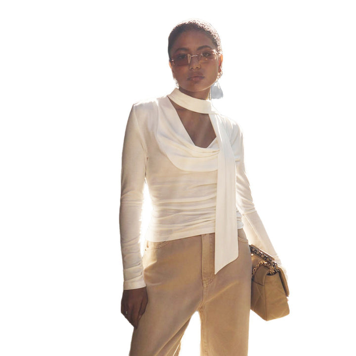 Damen Tailliertes Langarmshirt mit Schluppe und drapiertem Ausschnitt Echo Archiv