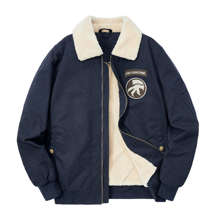 Herren Sherpagefütterte Pilotenjacke im Bomberstil mit Teddykragen und Utility‑Details Echo Archiv
