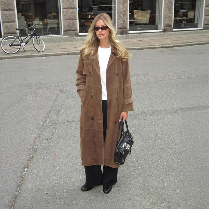 Damen Langer Wildleder‑Trenchcoat mit doppelreihiger Knopfleiste Echoarchiv
