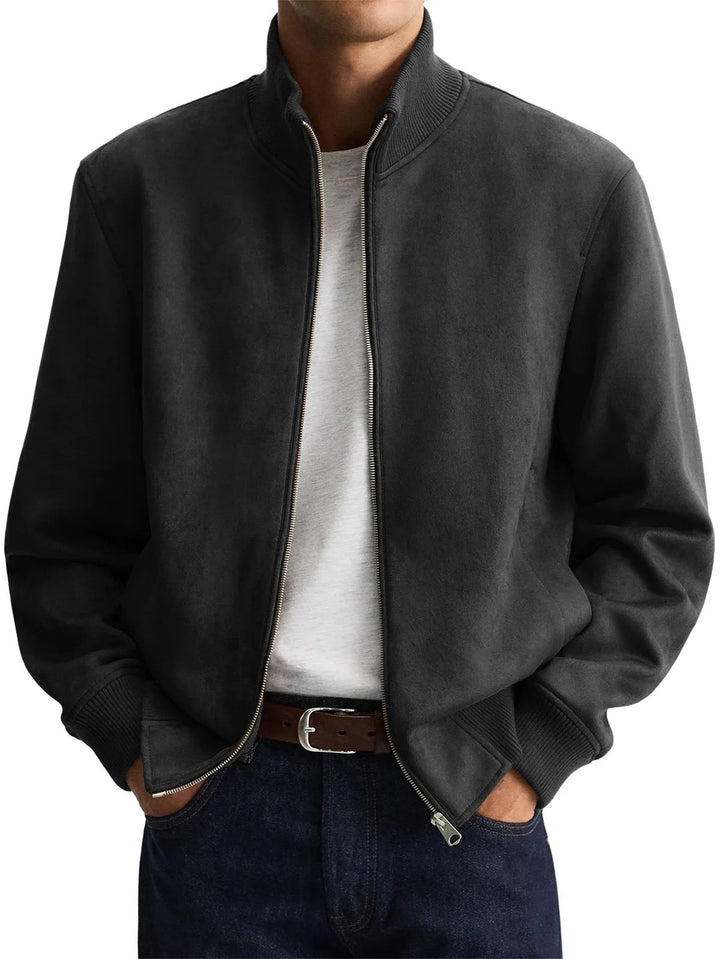 Herren stilvolle Wildlederjacke mit hohem Kragen und praktischen Taschen Echoarchiv