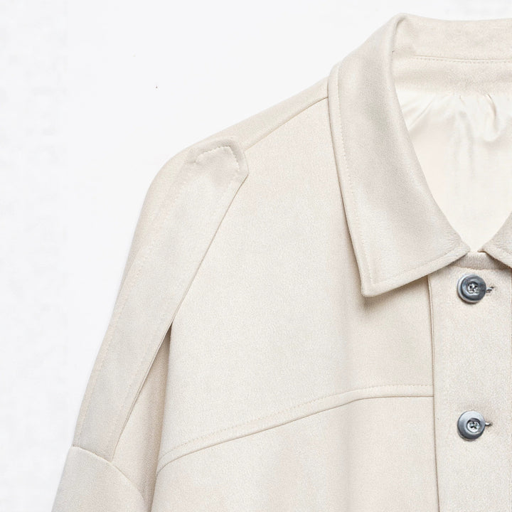 Damen Cropped-Boxy-Jacke aus Veloursoptik mit Hemdkragen, weiten Raglanärmeln und Tunnelzug Echoarchiv