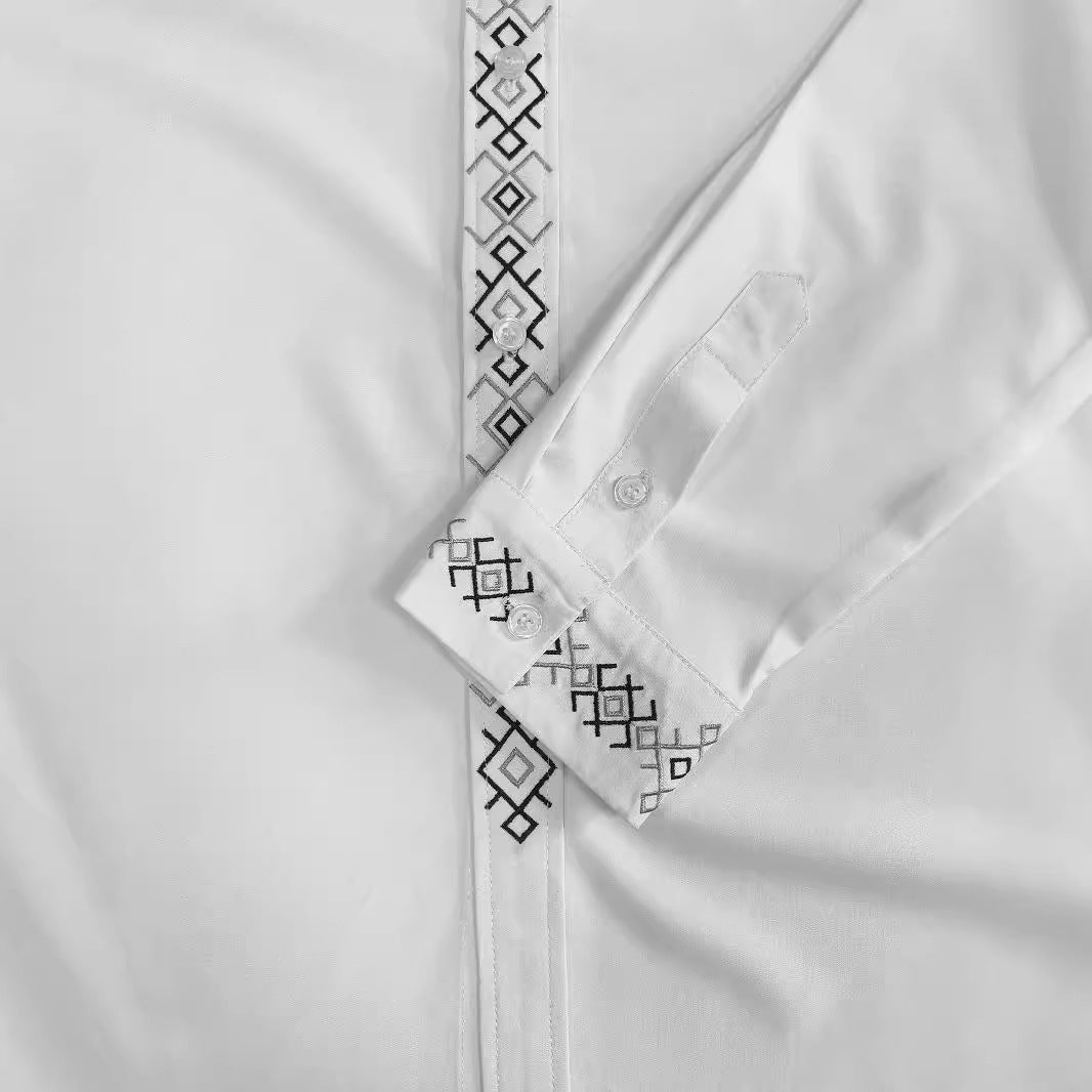 Herren Elegantes Langarmhemd mit exklusivem, besticktem Kragen Echoarchiv