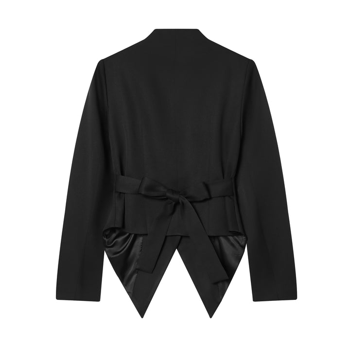Damen taillierter Blazer mit Schalkragen, figurbetonter Knopfleiste und spitz zulaufendem Zipfelsaum – Valéne