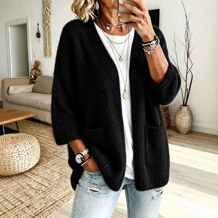 Damen Offener Longcardigan im Mohair-Look mit aufgesetzten Taschen und überschnittener Schulter – Veloura