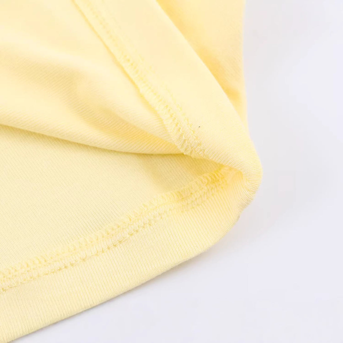 Damen Asymmetrisches Rollkragen-Shirt mit einarmigem Cape-Detail Echoarchiv