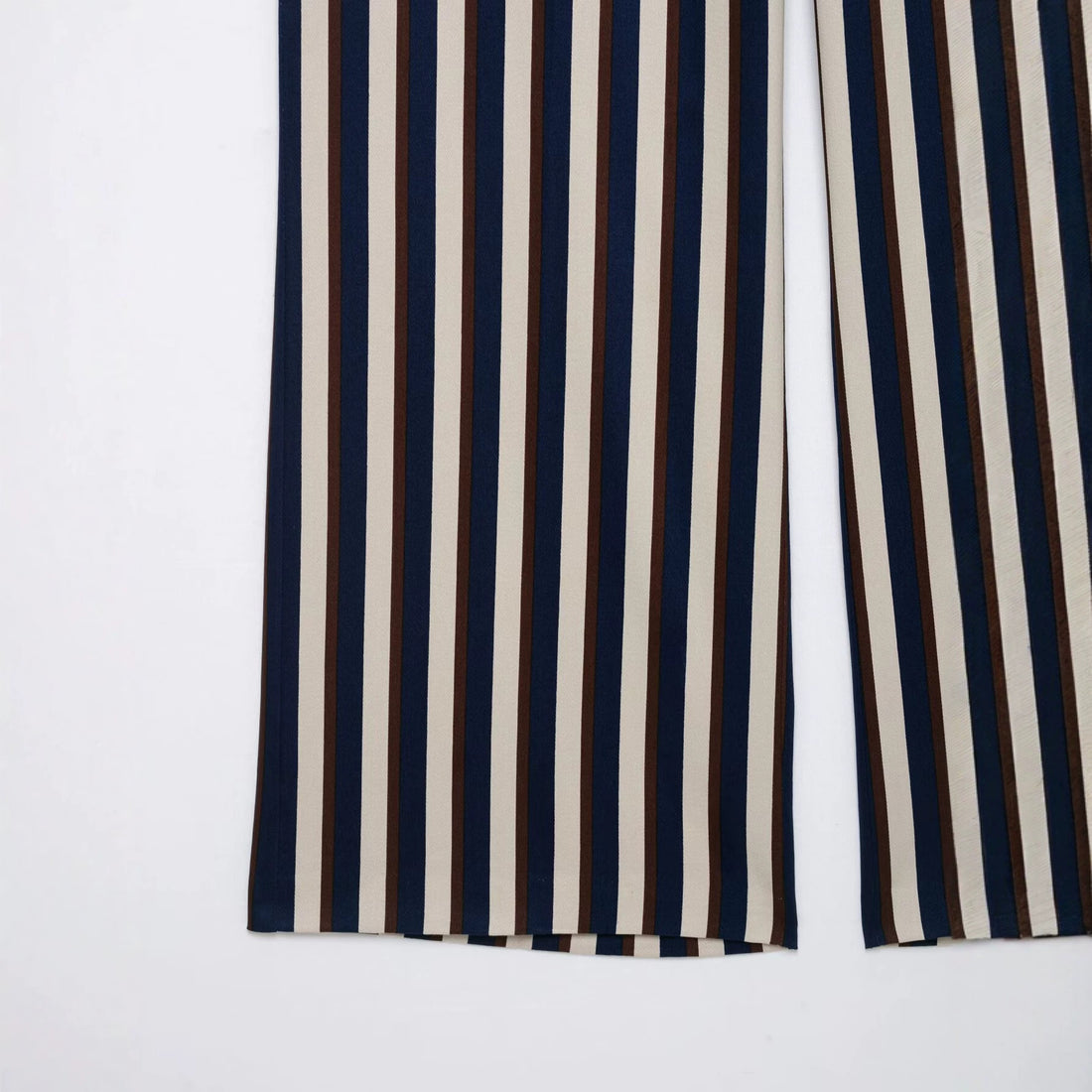 Damen Weite High‑Waist Culotte‑Hose mit verticalem Streifenmuster und Ziergürtel Echo Archiv