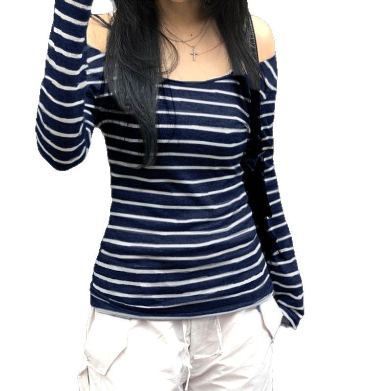 Damen nan schulterfreies gestreiftes Langarmshirt mit weitem U-Boot-Ausschnitt und figurbetonter Taillierung Echo Archiv