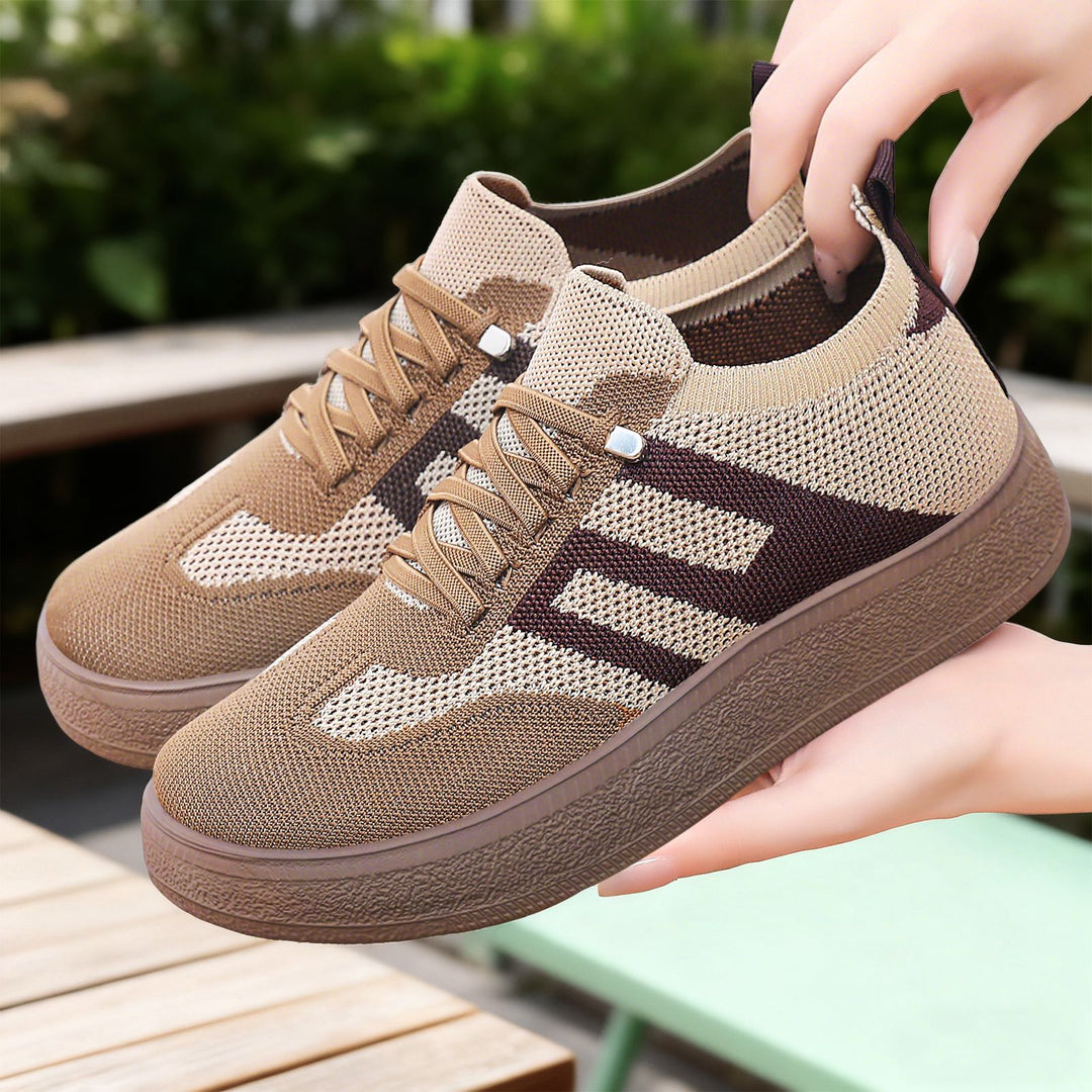 Damen nan gestrickter Slip-On Plateau-Sneaker mit elastischem Sockenschaft, dekorativer Zierstreifen und dämpfender EVA-Leichtsohle Echo Archiv