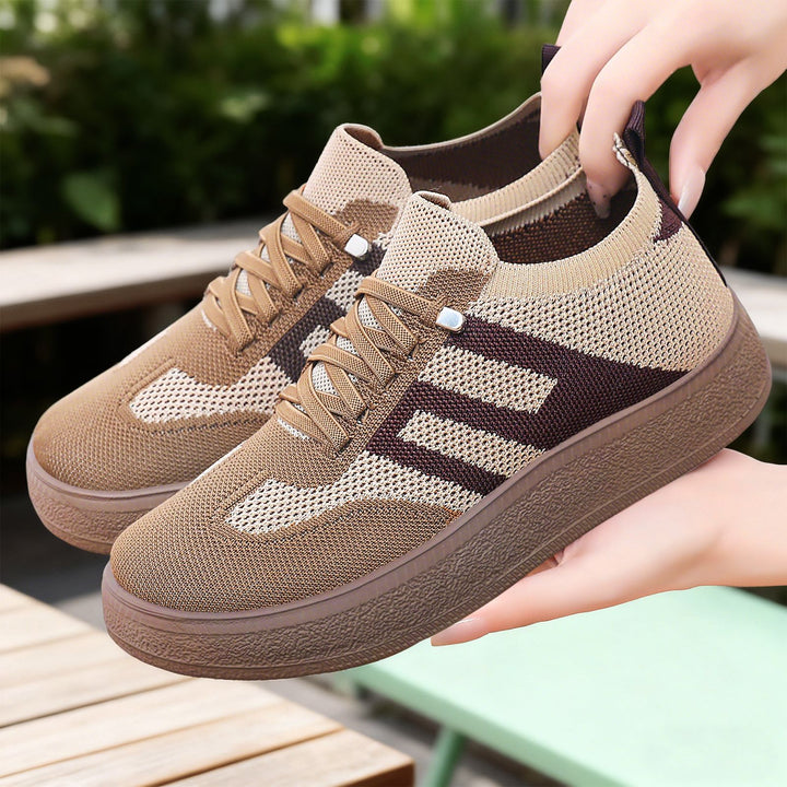 Damen nan gestrickter Slip-On Plateau-Sneaker mit elastischem Sockenschaft, dekorativer Zierstreifen und dämpfender EVA-Leichtsohle Echo Archiv