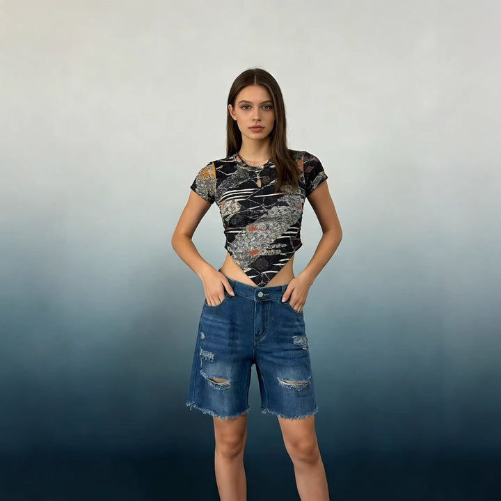 Damen modische Destroyed Denim-Shorts mit raffinierter Taillierung Echo Archiv