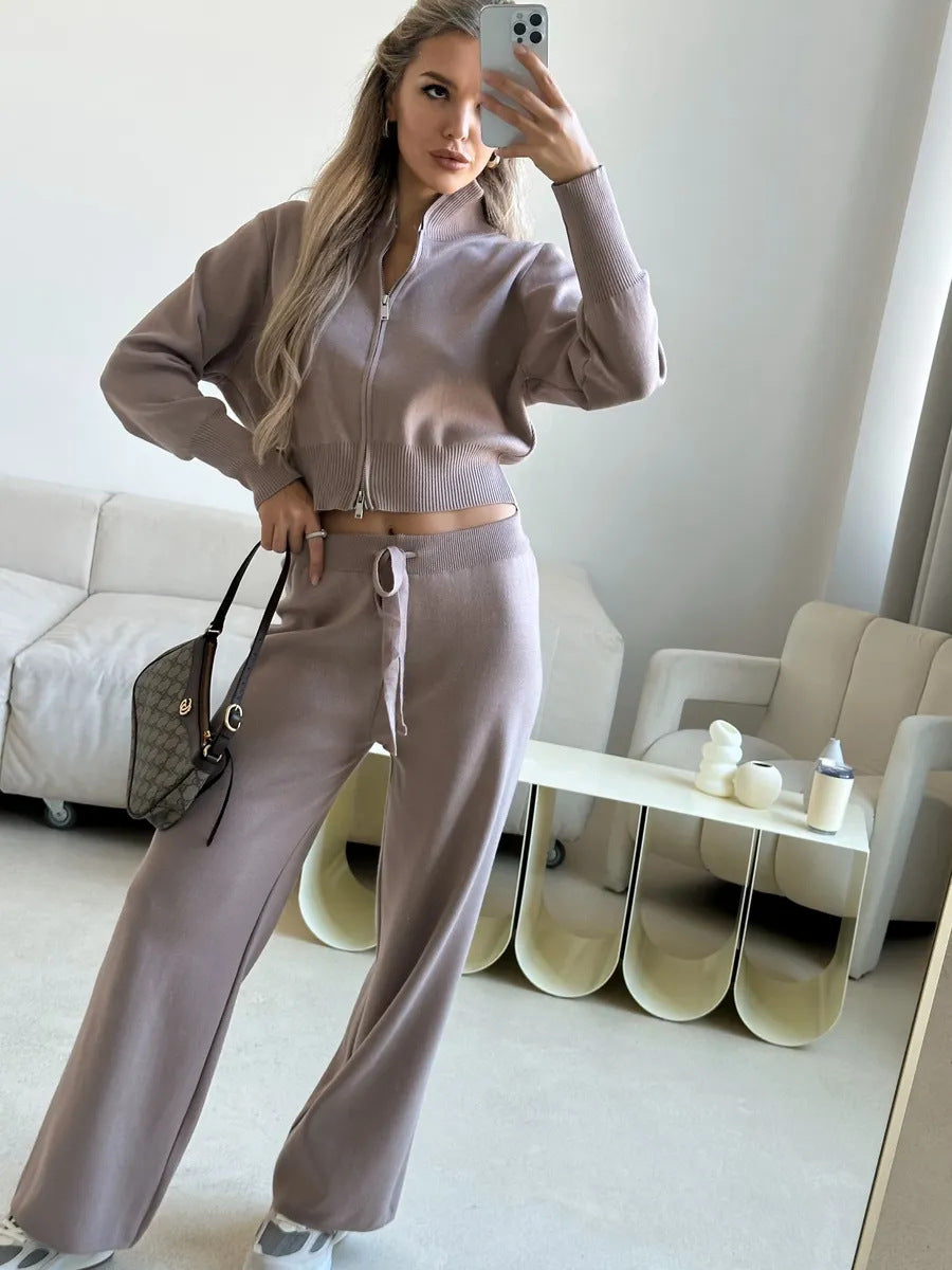Damen gestricktes Lounge-Set mit kurzem Reißverschluss-Cardigan und weitem High-Waist-Jogginghose – Élanora