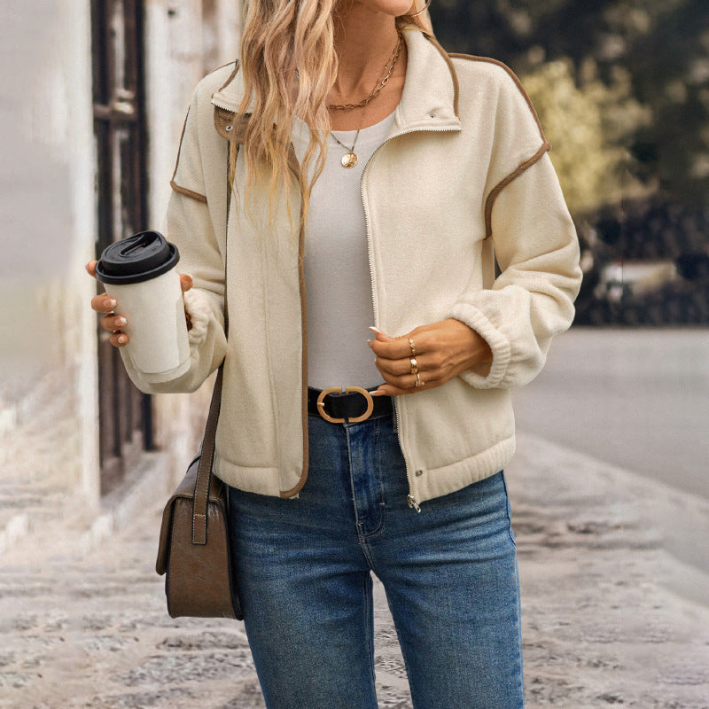 Damen Kurzjacke aus Teddy-Fleece mit Stehkragen, Kontrastpaspel und Reißverschluss Echoarchiv
