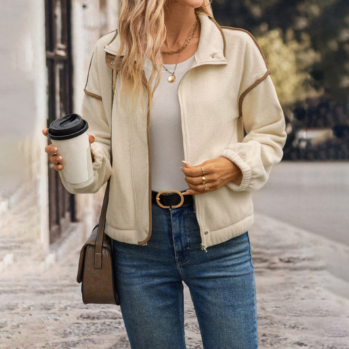 Damen Kurzjacke aus Teddy-Fleece mit Stehkragen, Kontrastpaspel und Reißverschluss Echoarchiv