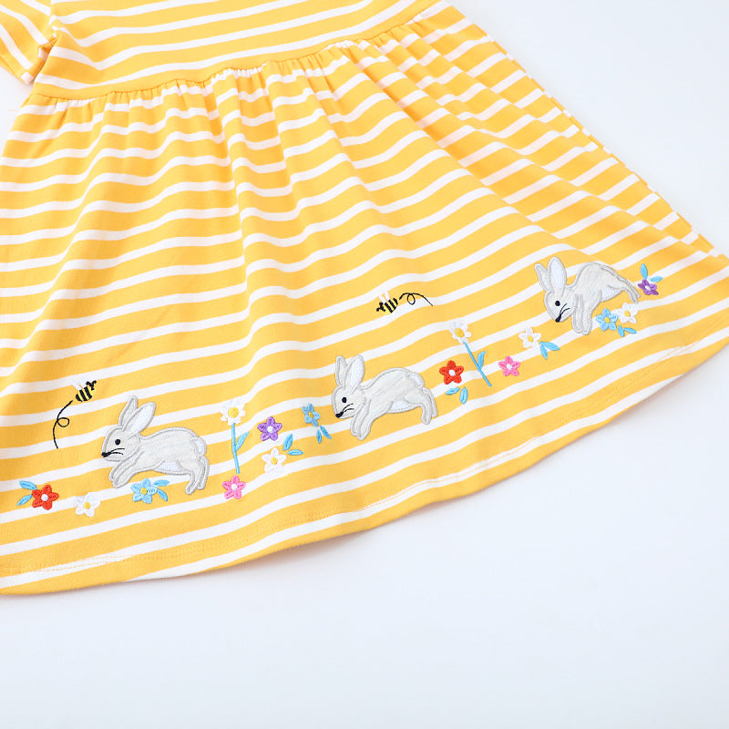 Mädchen Freizeitkleid mit gestreiftem Design und zauberhaften Hasen-Applikationen Echo Archiv