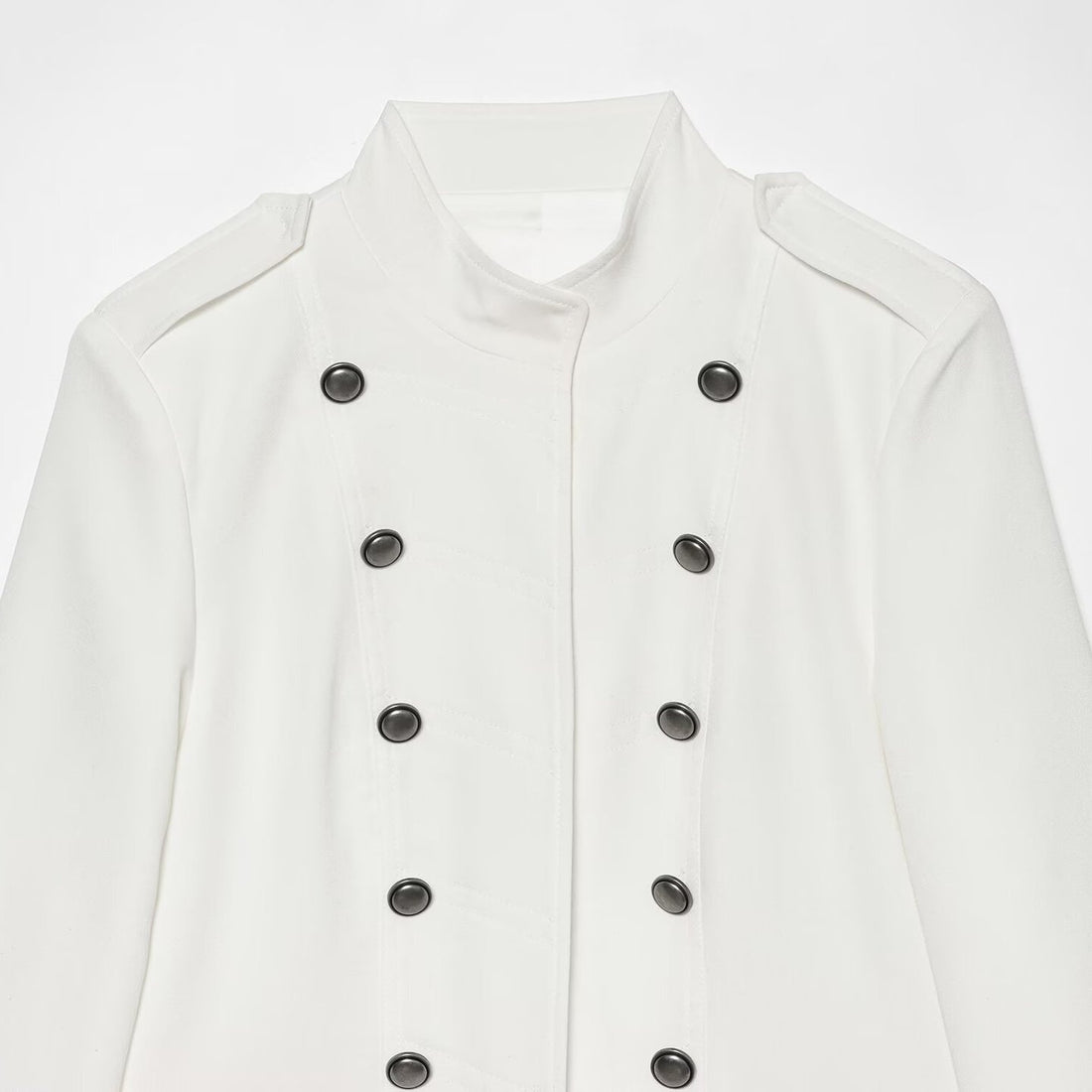 Damen Kurze militärisch-inspirierte Doppelreihige Jacke mit Stehkragen und Pattentaschen Echoarchiv
