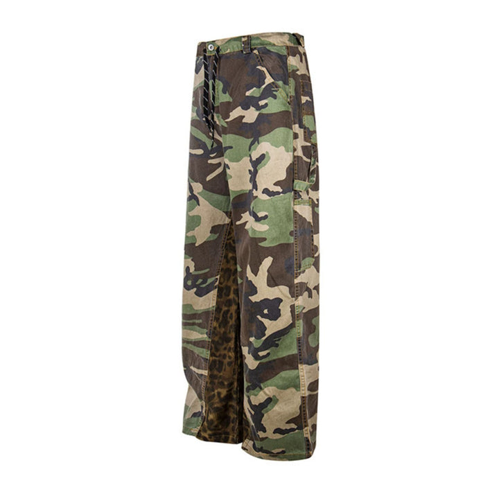 Damen Weite Cargo-Culottehose mit Camouflage-Print und Leoparden-Detail Echoarchiv