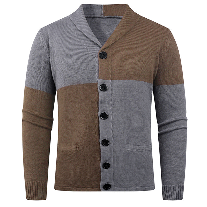 Herren Strickjacke mit modernem Zopfmuster und praktischen Taschen Echoarchiv