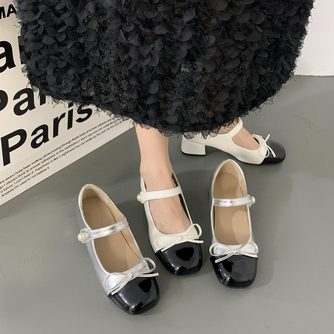 Damen Mary‑Jane Ballerina mit Kontrast‑Lackkappe und Perlenriemen – Lioré