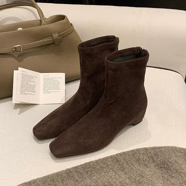 Damen Knöchelhohe Leder-Stiefelette mit quadratischer Zehenpartie, Mittelnähte und elastischem Schaft Echo Archiv