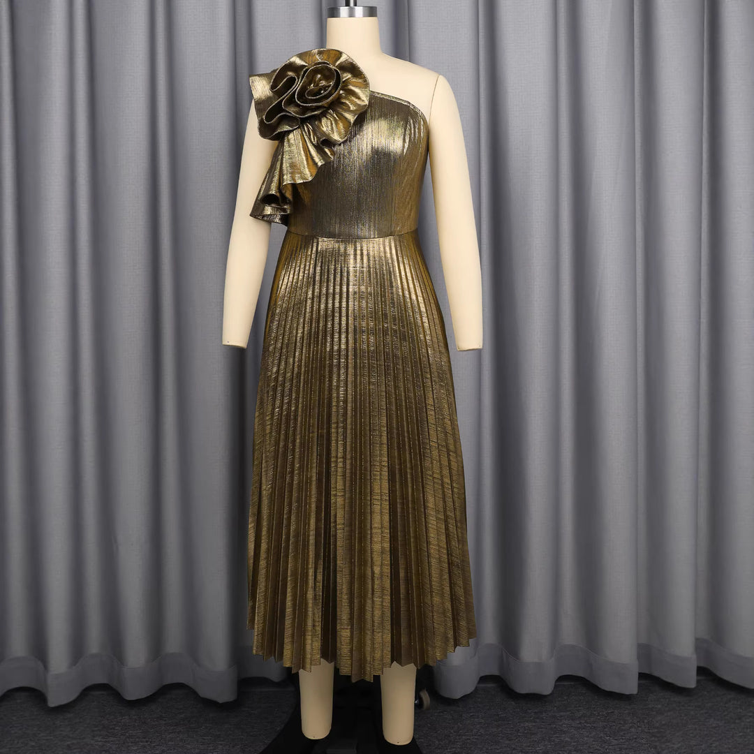 Damen glamouröses Abendkleid mit asymmetrischem Design und dekorativem Rüschendetail Echo Archiv