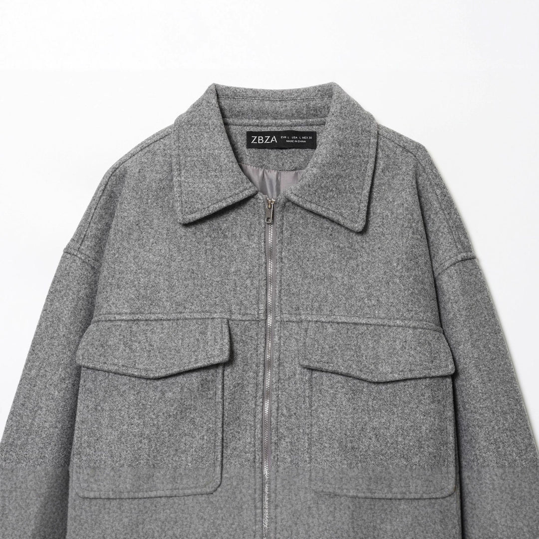 Damen kastige Wolljacke mit durchgehendem Reißverschluss, großen Pattentaschen und Hemdkragen – Célinea