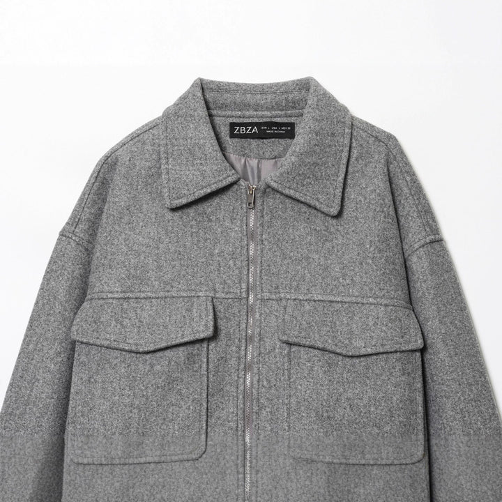 Damen kastige Wolljacke mit durchgehendem Reißverschluss, großen Pattentaschen und Hemdkragen – Célinea