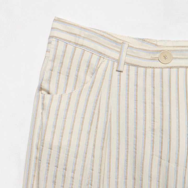 Damen Weite High‑Waist‑Hose aus leichter Baumwollmischung mit feinem Nadelstreifen und Bundfalten Echo Archiv