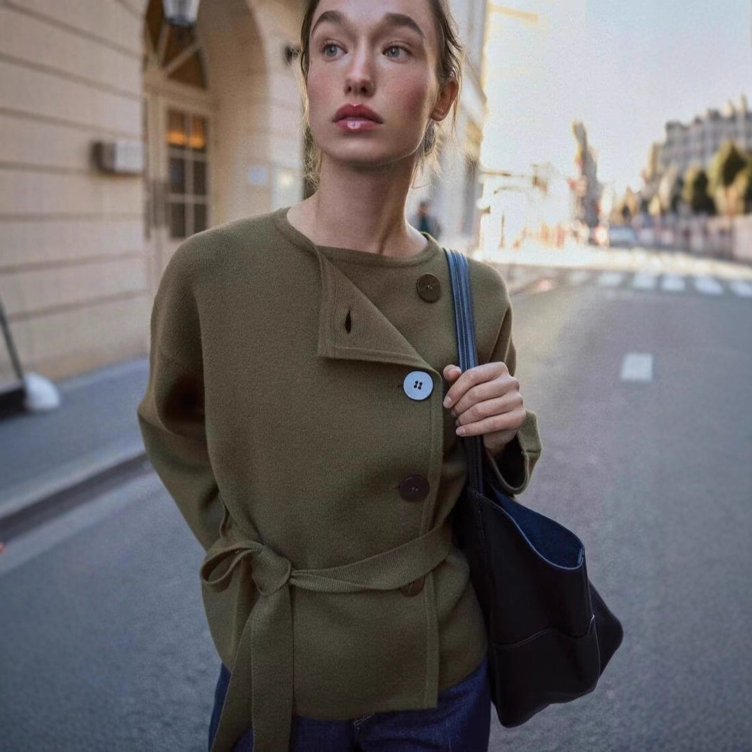 Damen Strickjacke mit asymmetrischer Knopfblende und Taillengürtel Echo Archiv