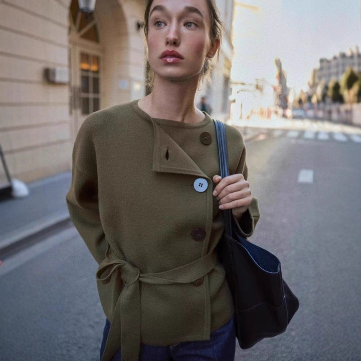 Damen Strickjacke mit asymmetrischer Knopfblende und Taillengürtel Echo Archiv