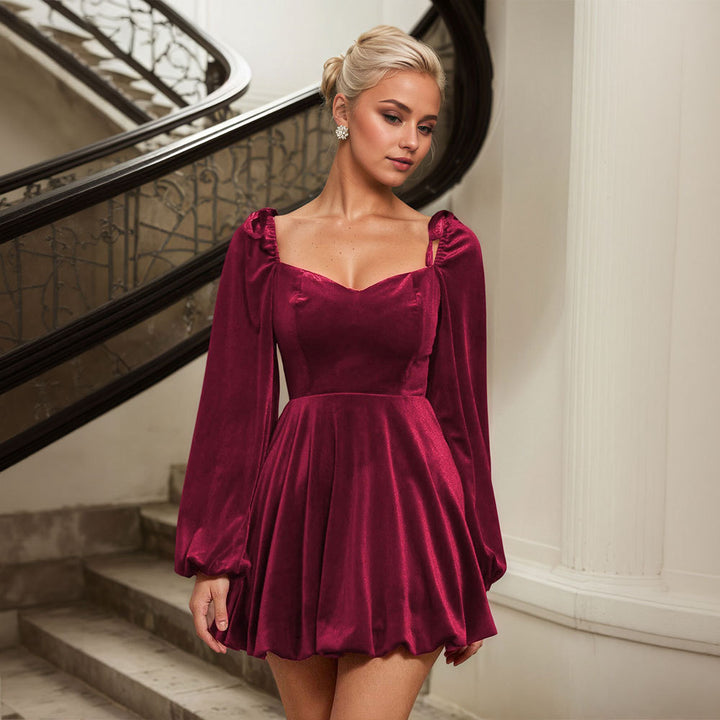 Damen Samt-Minikleid mit Herzausschnitt, langen Ballonärmeln und tailliertem Tellerrock – Élara