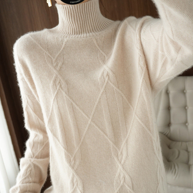 Damen Weicher Mohair‑Look Pullover mit hohem Rippkragen, Zopfmotiv und kastiger Oversize‑Passform Echoarchiv