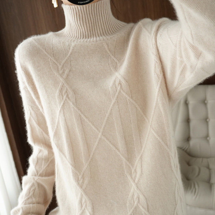 Damen Weicher Mohair‑Look Pullover mit hohem Rippkragen, Zopfmotiv und kastiger Oversize‑Passform Echoarchiv