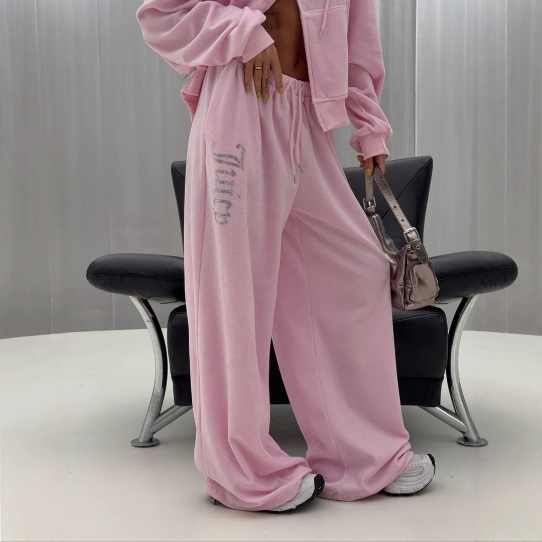 Damen Sweatblazer und Oversize-Jogginghose Echoarchiv