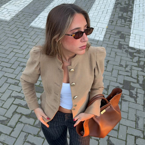 Damen Taillierter Wildlederoptik-Blazer mit Stehkragen und goldenen Zierknöpfen Echoarchiv